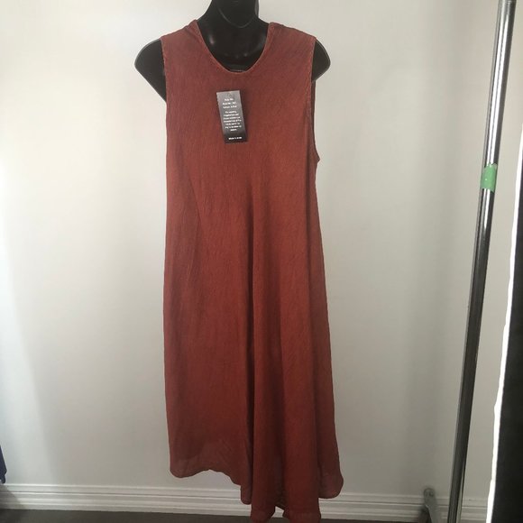 2/$25👗 Fun flowy dress - Picture 2 of 4